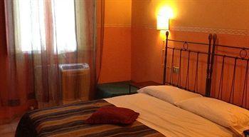 Hotel Guelfa